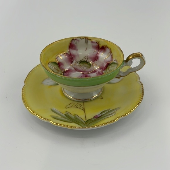 VINTAGE DAINTY LITTLE YELLOW AND PINK FLORAL TEACUP AND SAUCER - Picture 1 of 9